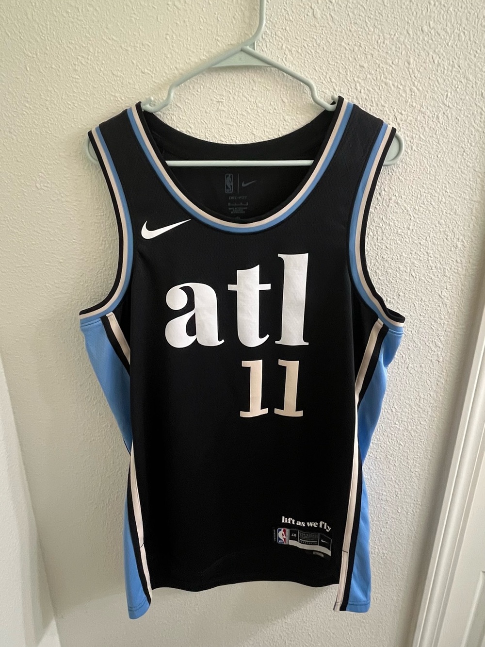 NBA Nike Atlanta Hawks Jersey Young 11 Large